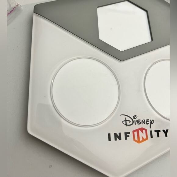 Disney Infinity Portal Base for Xbox Video Games - Picture 2 of 8